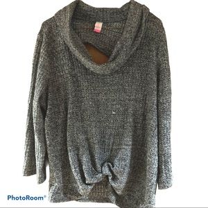 No Boundaries sexy grey sweater 🛍